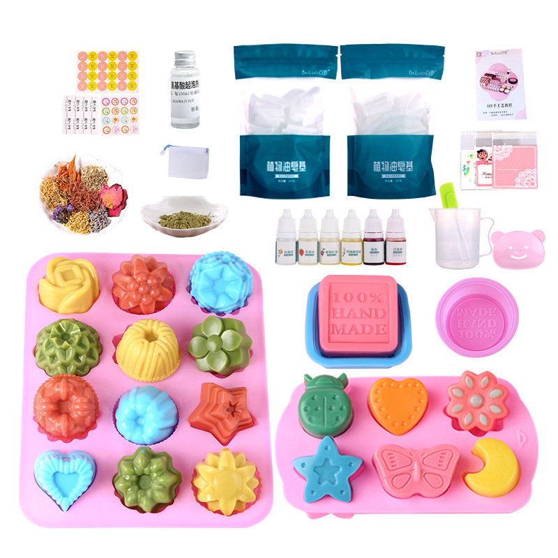 مجموعة مواد DIY محلية الصنع لع - مراجعة Soap Making Starter Kit وسعره